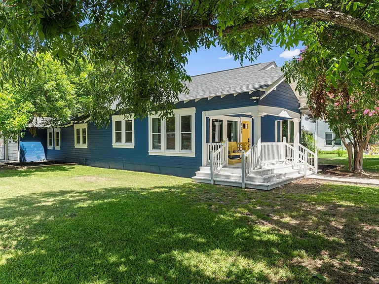 308 Alva St — Photo 5