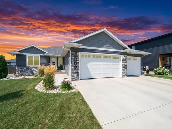 3809 S Home Plate Ave, Sioux Falls, SD 57110