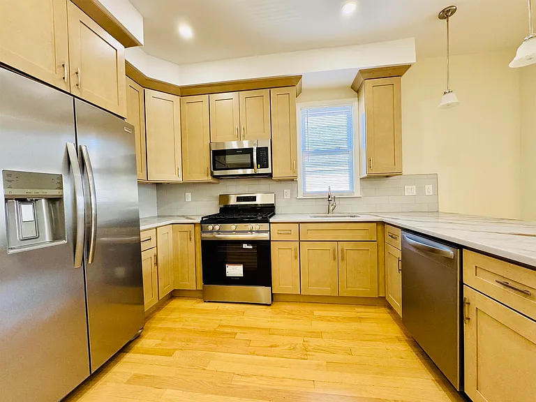 21 E 15th St #1 — Photo 13