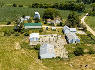 5787 E Farm School Rd, Dakota, IL 61018