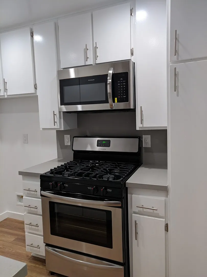 Canyon Apts - Canyon Lodge Apts, LP — Photo 1