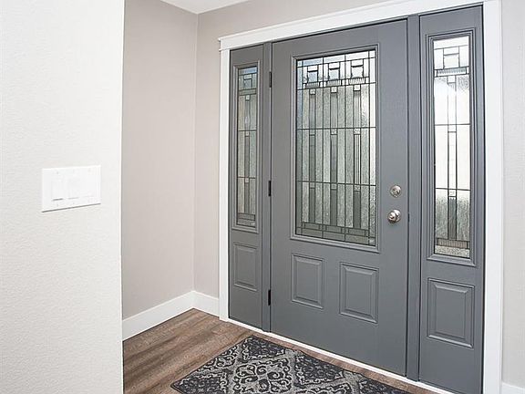 3rd image of 16 Heatherwood Ln