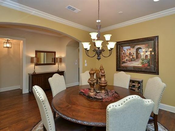 4th image of 2921 Merlin Dr