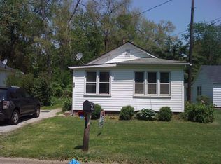 404 W Roe St, Buchanan, MI 49107