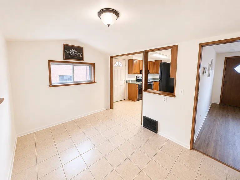 1445 Hulton Rd — Photo 4