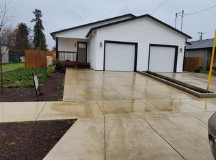 487 S 9th St, Lebanon, OR 97355