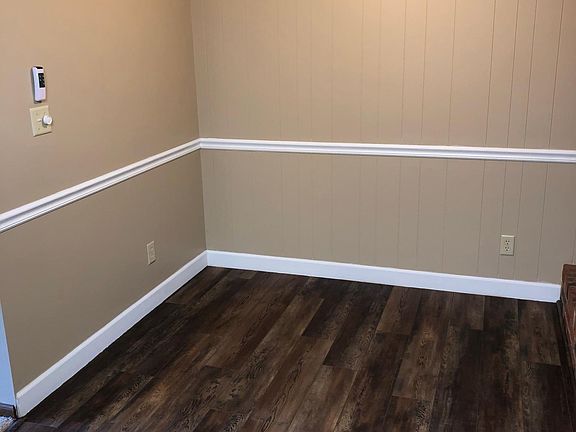 Breakfast nook with remote control ceiling fan