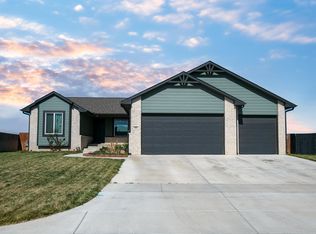 585 S Cattail St, Haysville, KS 67060