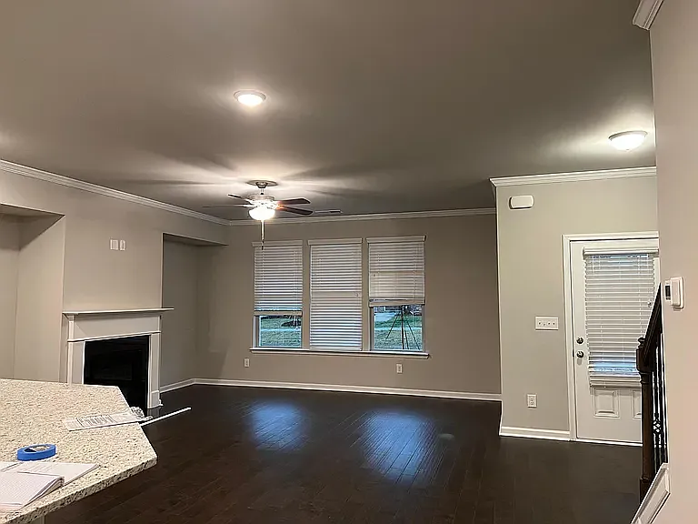 3 bed, 1919 sqft, $2,500 — Photo 4