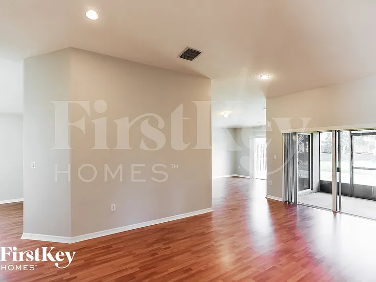 8962 SW 209th Ter — Photo 4
