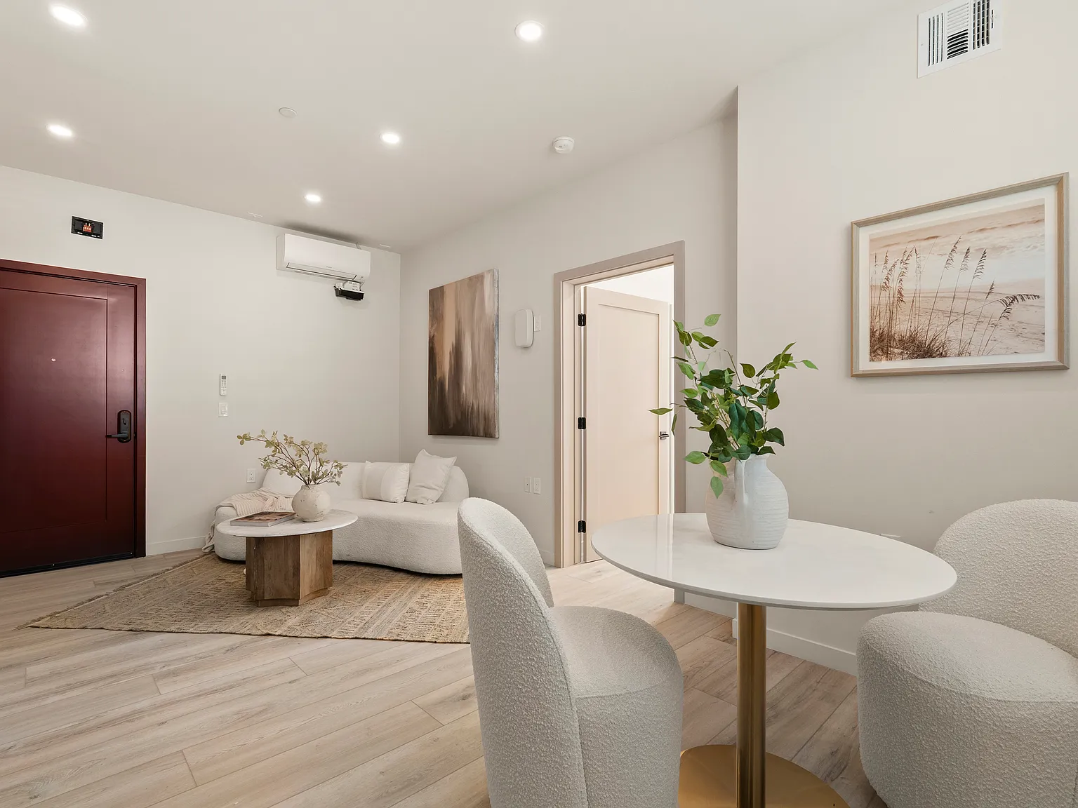 1 bed, 450 sqft, $1,600 — Photo 3