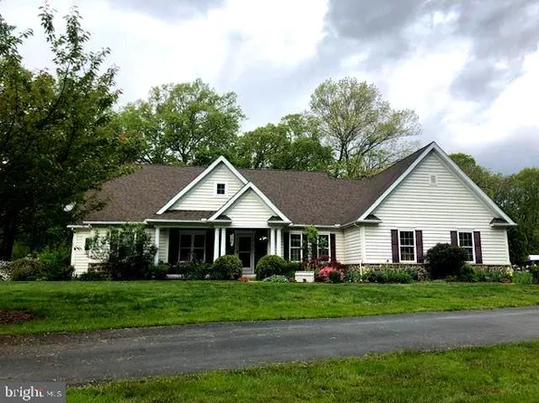 29 Miller Rd, Willow Street, PA 17584