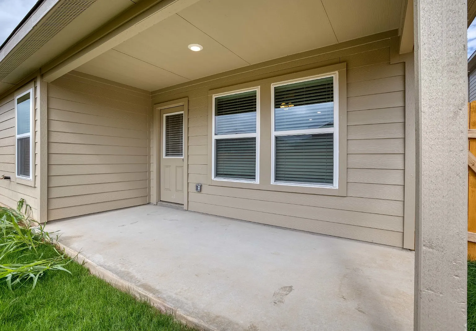 3 bed, 2.0 bath, 1396 sqft, $1,625 — Photo 4