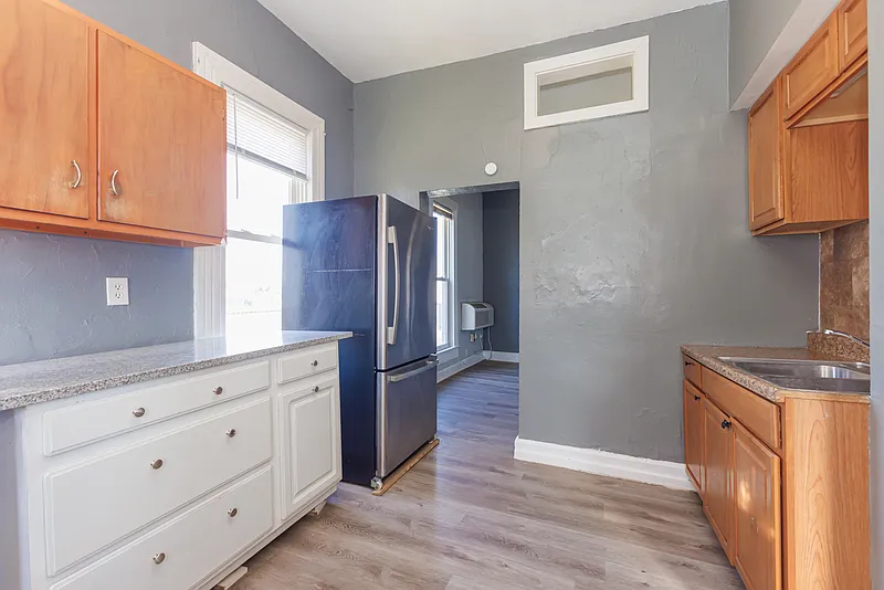1 bed, 1.0 bath, $550 — Photo 3