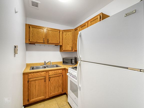 5th image of 2941 S Michigan Ave APT 107