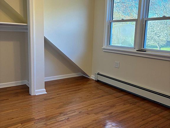 4th image of 733 N Forklanding Rd Floor 2