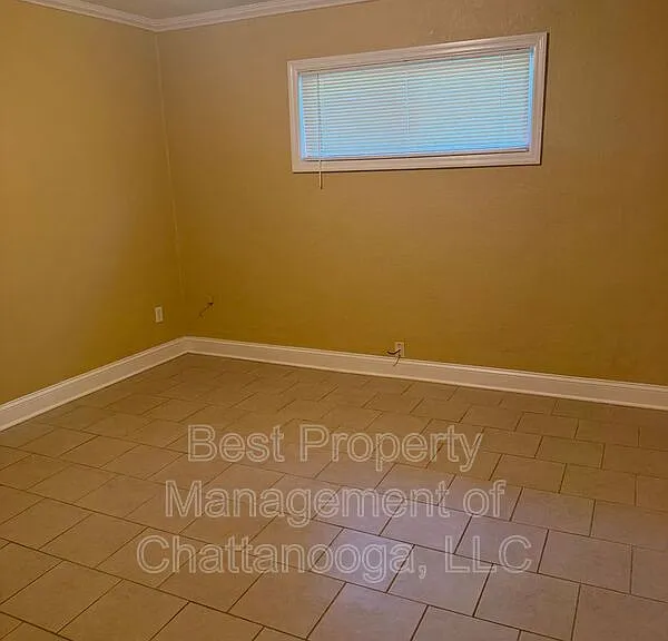 5293 Usher Dr — Photo 2