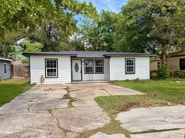 317 San Jacinto St, La Porte, TX 77571