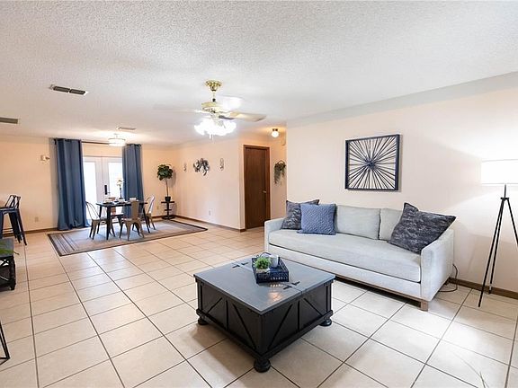 5th image of 4801 Oakwood Dr