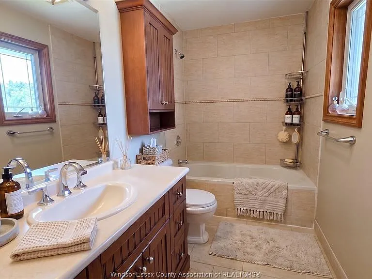 380 Shoreview Cir — Photo 19
