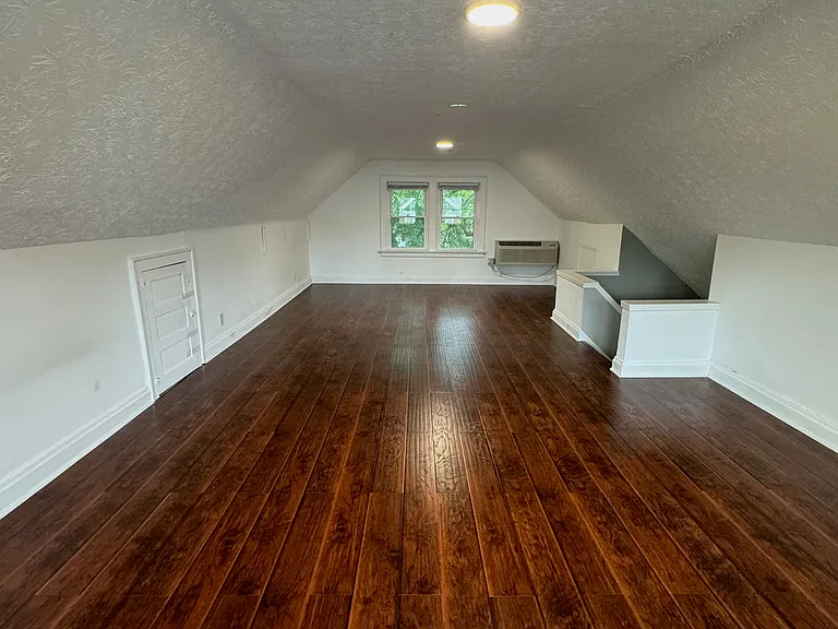 988 Linwood Ave — Photo 20