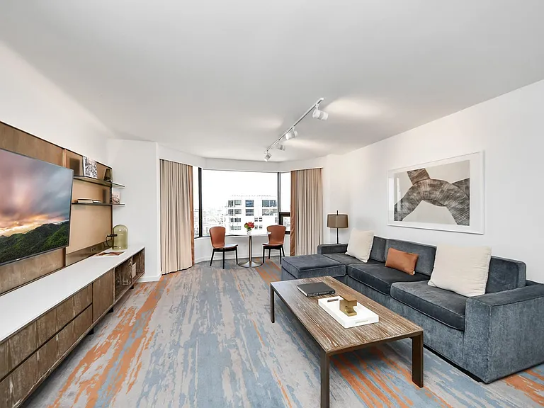 1300 Lamar St #T8 — Photo 12