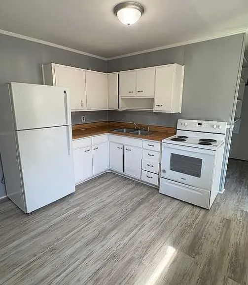 2206 Portsmouth St — Photo 2