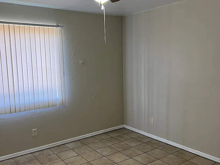 113 W Corona Rd #2 — Photo 17