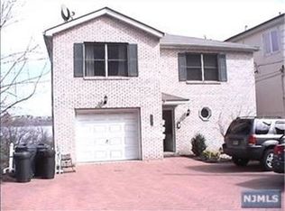 93 State Highway 5, Edgewater, NJ 07020