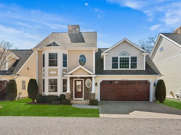 4 Kensington Way #4, Tewksbury, MA 01876