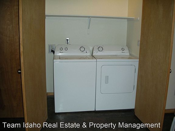 3rd image of 421 Indian Hills Dr #2