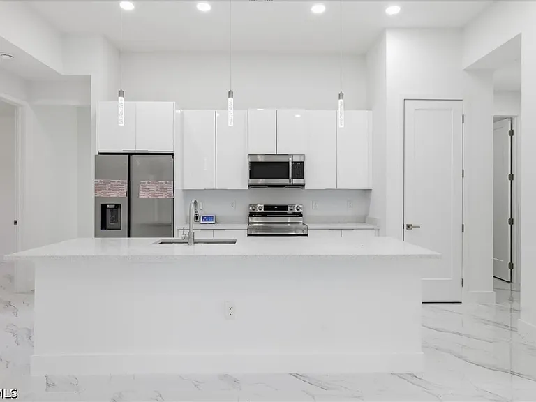 1436 Graham Cir — Photo 11