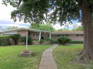 8210 Dover St, Houston, TX 77061