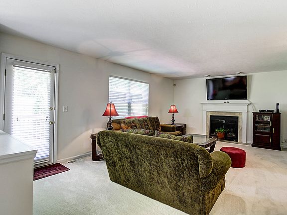 4th image of 12110 Crestfield Ct