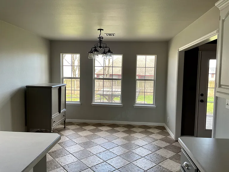 25605 Briar Dr — Photo 5