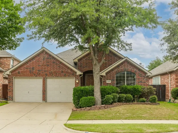 2660 Waterway Dr, Grand Prairie, TX 75054
