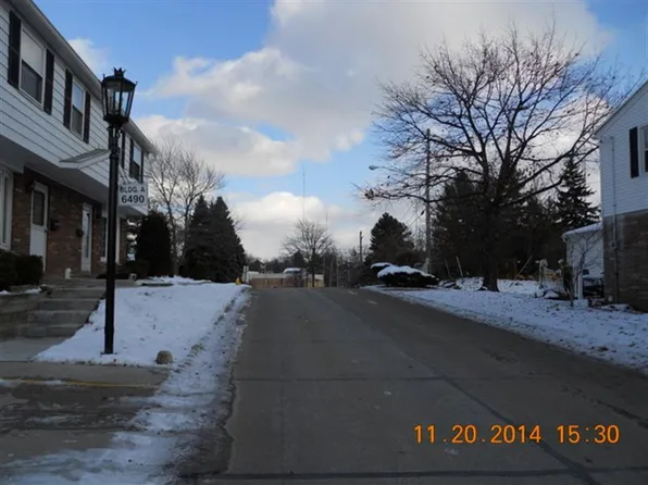 6490 State Rd APT 9, Parma, OH 44134