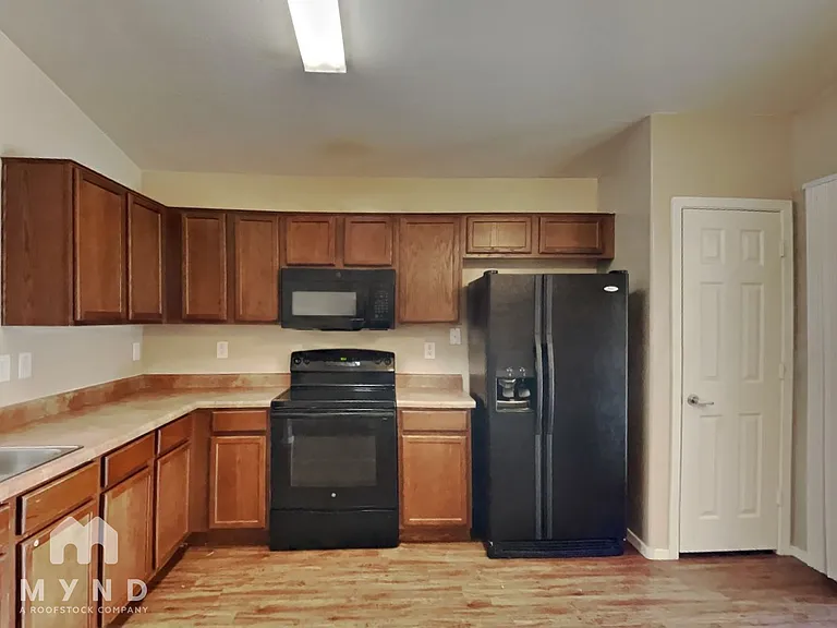 36590 W San Clemente St — Photo 7
