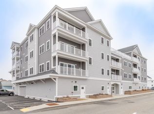 20 N St #305, Hampton, NH 03842