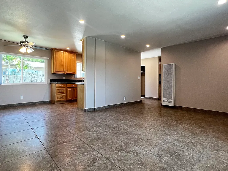 131 S Hamlin St #D — Photo 12