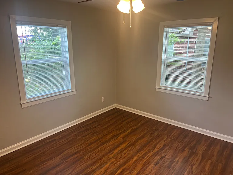204 Maplewood Ave — Photo 5