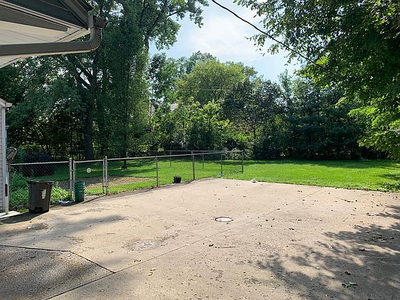 2nd image of 18658 Parkland Dr