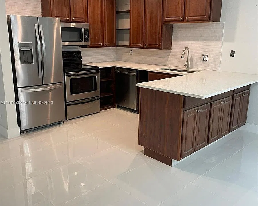 438 N Brittany E #438-J