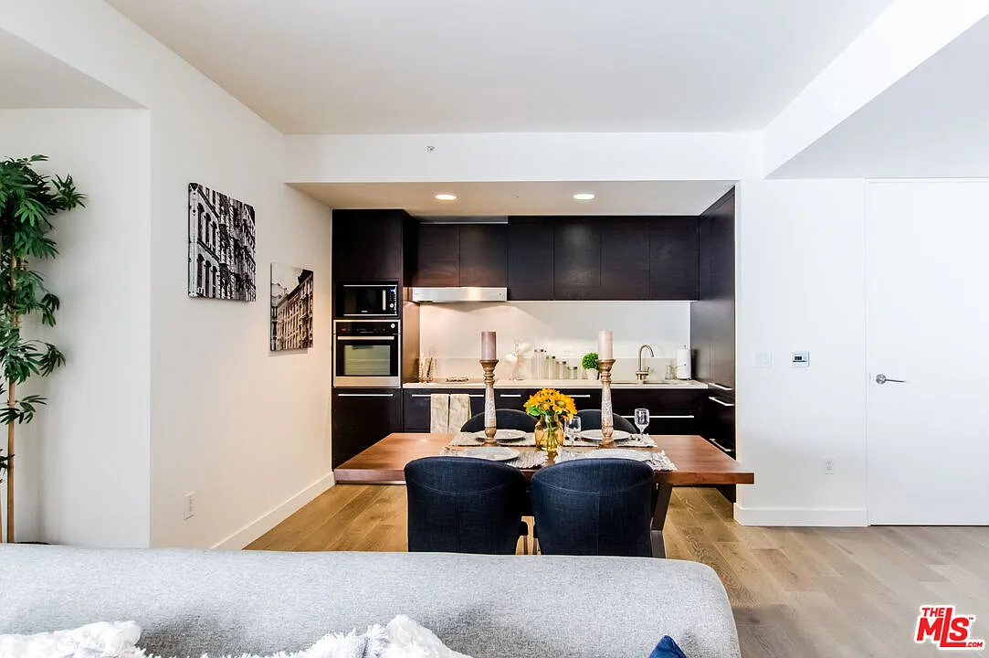 1 bed, 1.0 bath, 920 sqft, $4,500 — Photo 4