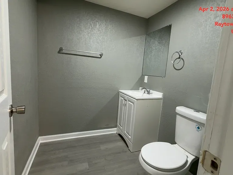Master bedroom Half Bath