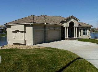 700 NE De La Mar Dr, Lees Summit, MO 64064