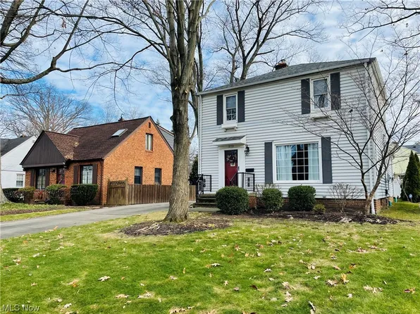 579 Oakmoor Rd, Bay Village, OH 44140