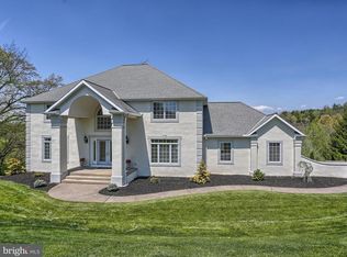 1700 Wyndham Dr, York, PA 17403