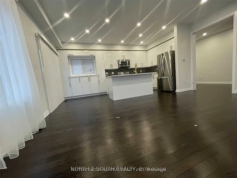 1376 Harrington St — Photo 10