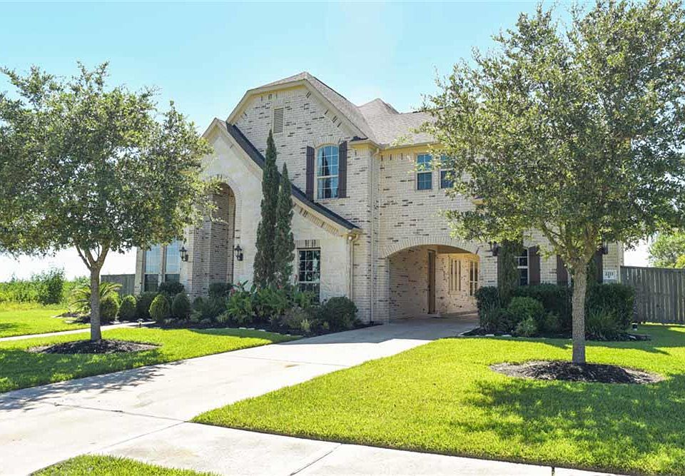 1st image of 2211 Bayou Cove Ln